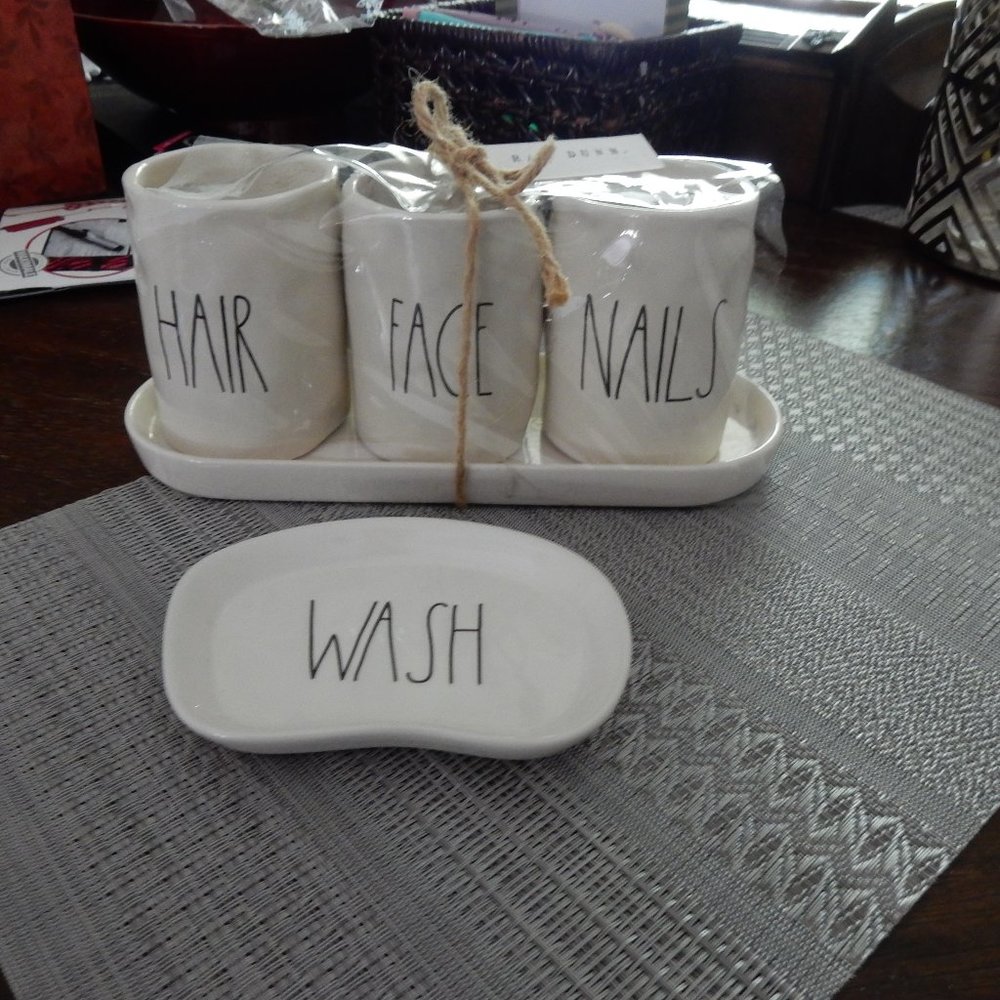 Rae Dunn Bath Set And Soap Dish New With Tag